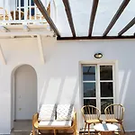 호텔 Ubud Mykonos 4*