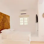 Ubud Mykonos Otel Agios Ioannis Diakoftis